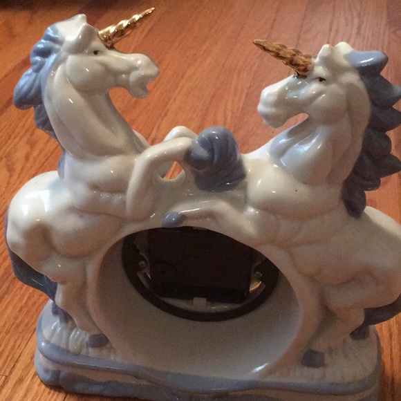 Unicorn Clock - Picture 4 of 5